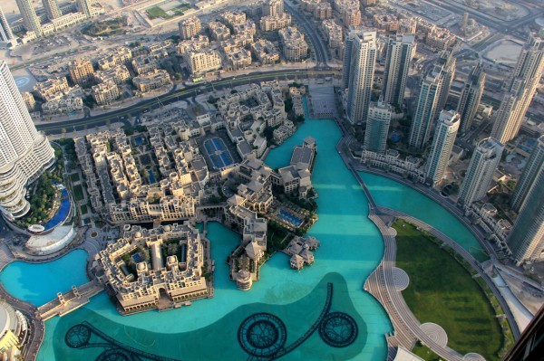 Blick von oben auf die Dubai Fountain
