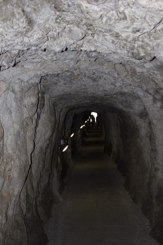 Über 40 km Tunnel führen durch den Felsen von Gibraltar.